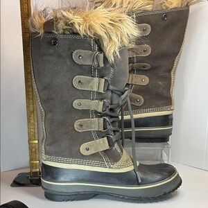 Sorels Women's Fur-Lined Winter Boots‎ - Brown and Black size 6 box 20